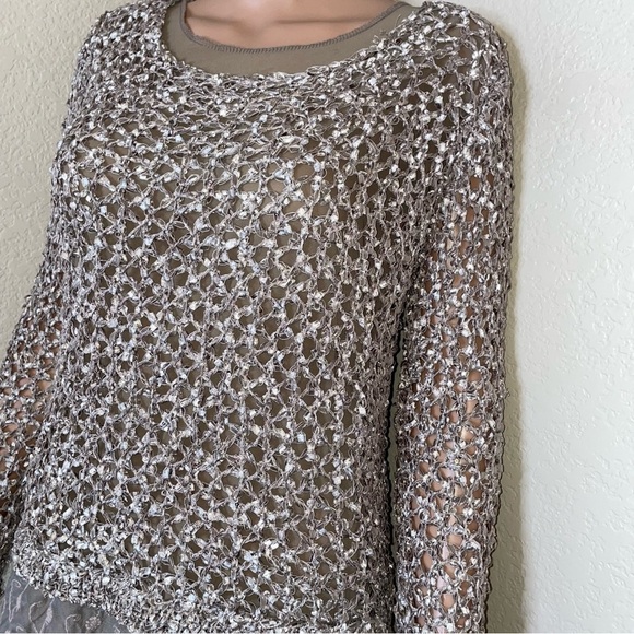 John Fashion brand beige layered open knit topo blouse flowy bottom SZ SM - Picture 10 of 11